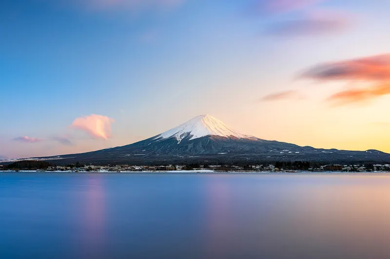 河口湖畔的富士山