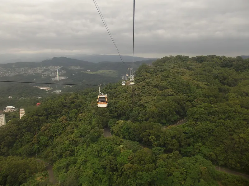 Maokong Gondola dan pemandangan pegunungan