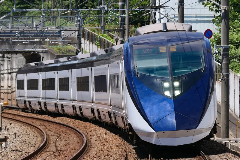 Keisei Skyliner train