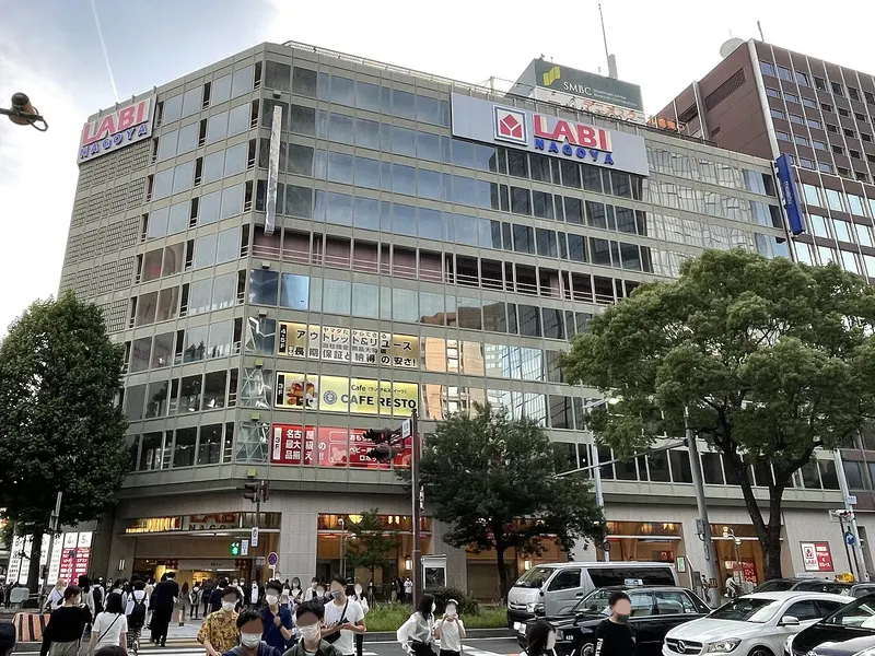 山田電機 LABI店面